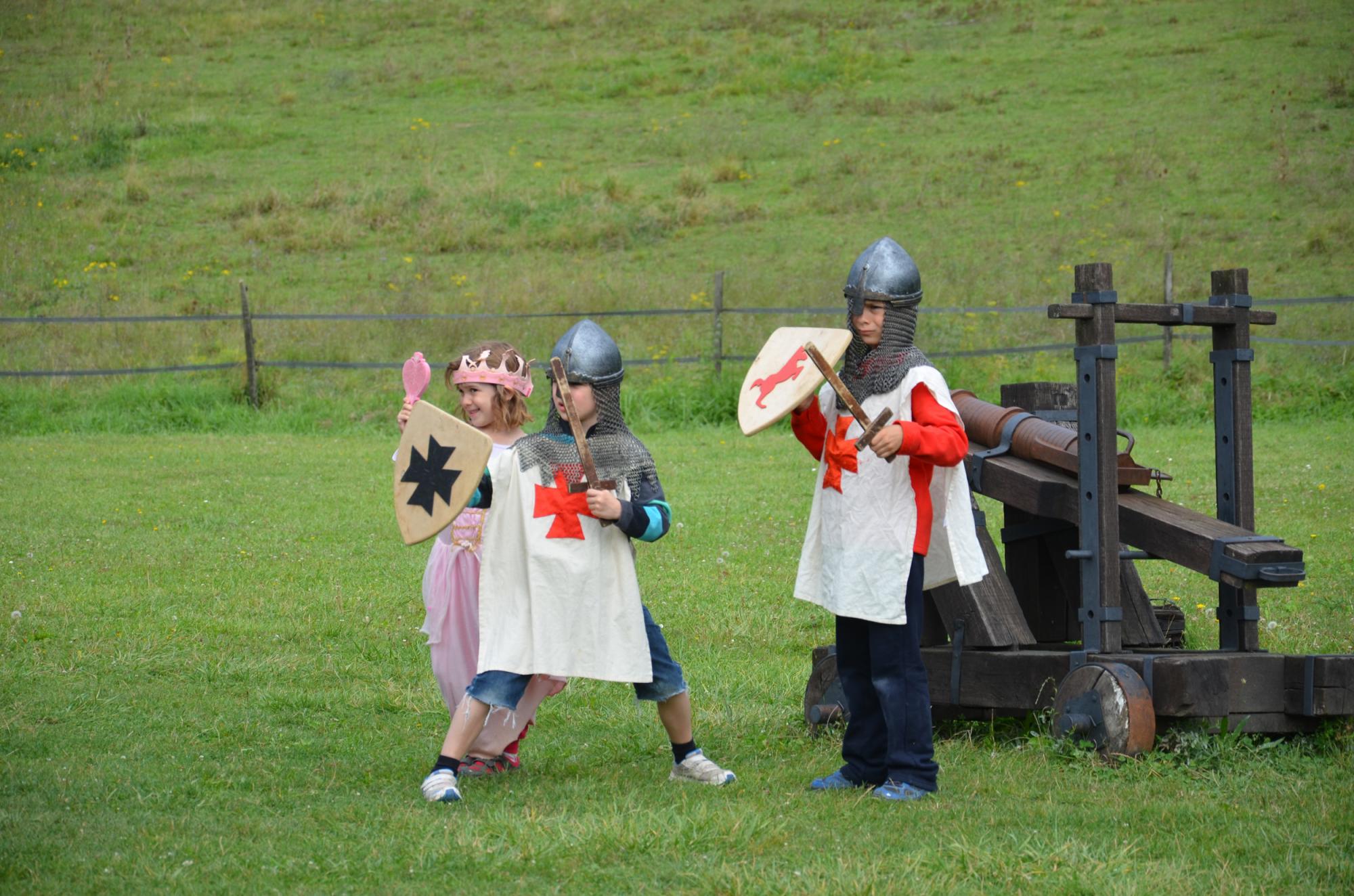 A visit in costume in the fortified castle and medieval theme park in Charente Maritime 